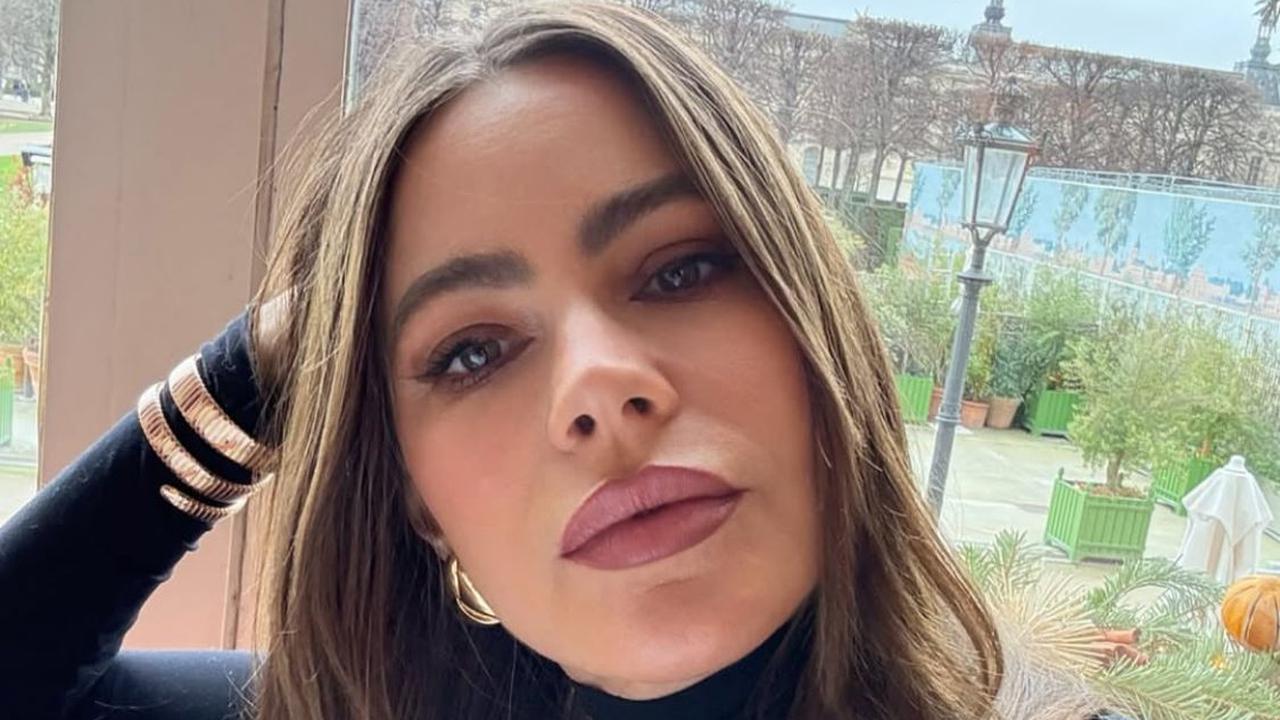 7 Potret Selfie Cantik ala Sofia Vergara yang Dirumorkan Berpacaran dengan Lewis Hamilton