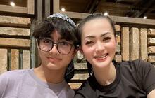 7 Potret Christy Jusung Foto Bareng Bintang Anaknya dari Hengky  Kurniawan, Malah Disangka Jalan Sama Pacar Baru