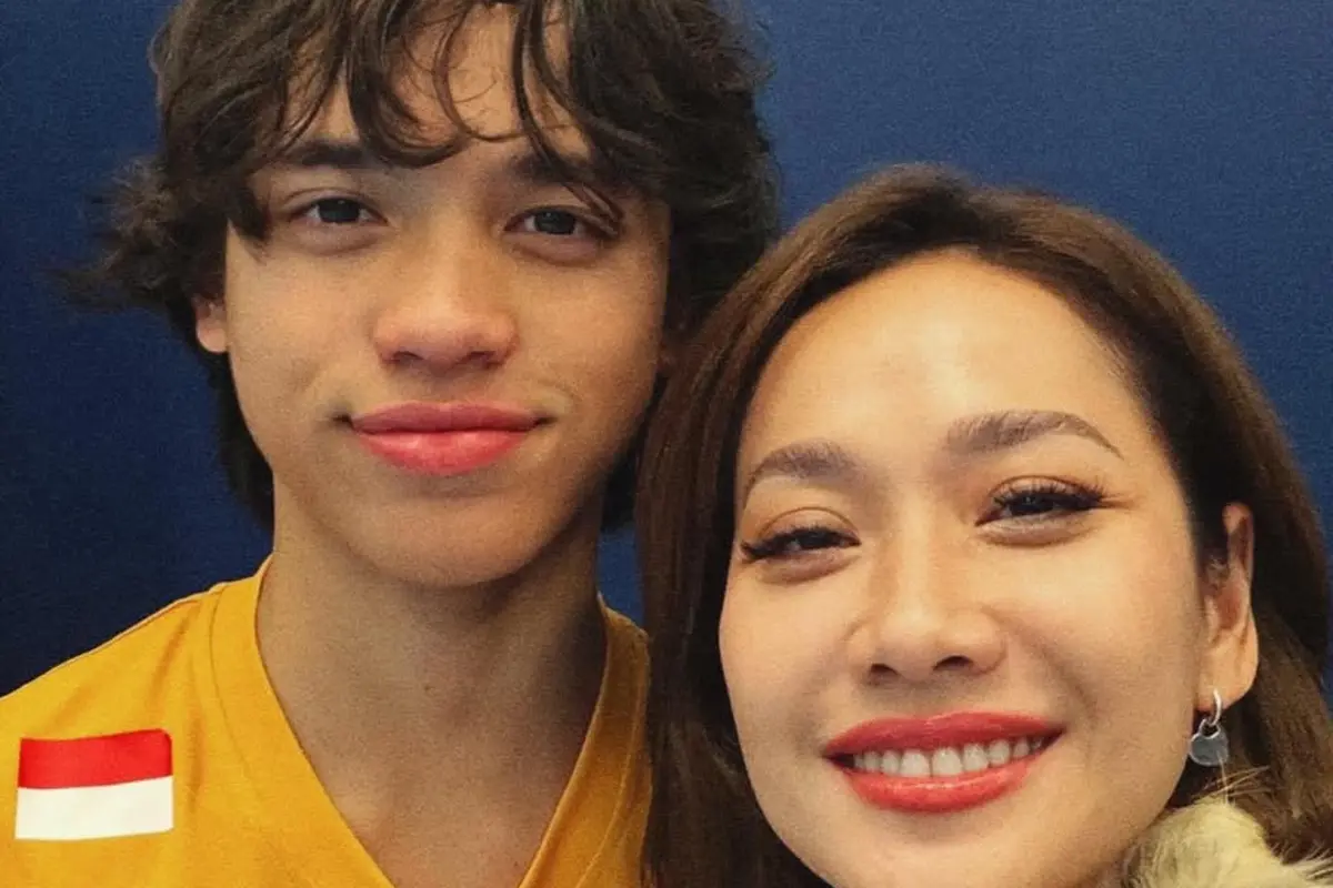 Bunga Citra Lestari Hadir di Pertandingan Basket Noah di Hong Kong.[@itsmebcl]