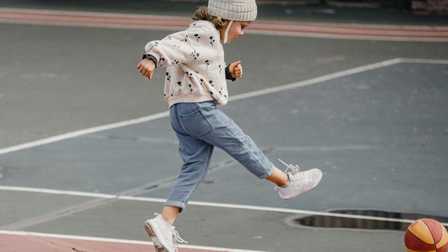 4 Jenis Mainan Pintar untuk Mengasah Otak Serta Motorik Anak Usia 1 Hingga 2 Tahun