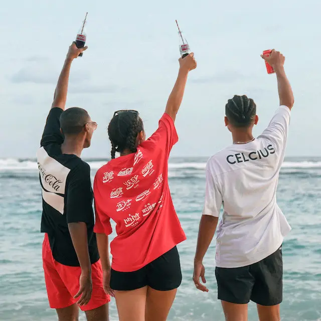 Brand Lokal Rilis Koleksi Kolaborasi dengan Coca Cola yang Dinamis dan Fresh
