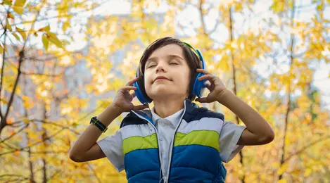 Mengenali 3 Gaya Belajar Anak Visual Auditory Dan Kinetik Parenting Fimela Com
