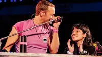 Penggemar Asal Indonesia Diajak Chris Martin Naik ke Panggung Konser Coldplay di Denmark: Greatest Day in My Life (Tangkapan Layar Instagram/nadyapermadi)