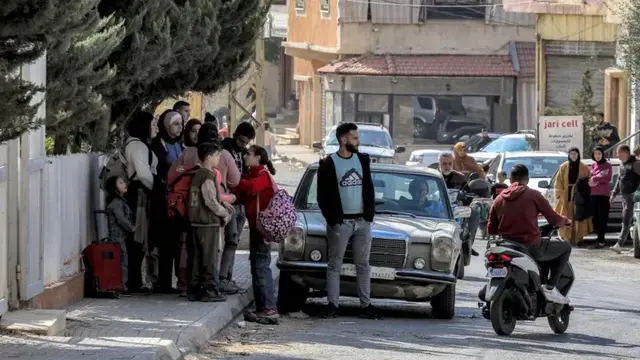 Lebih dari 1,2 juta orang telah mengungsi di seluruh Lebanon akibat serangan Israel. (AFP)