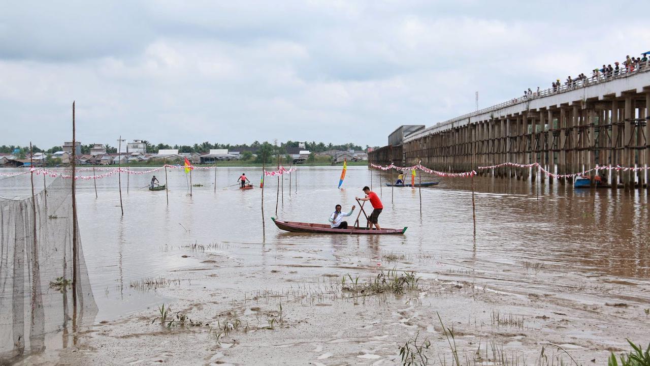 Riau Pertahankan Lomba Pacu Sampan Leper Jadi Wisata Budaya
