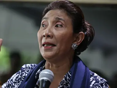 Menteri Kelautan dan Perikanan Susi Pudjiastuti saat memberikan keterangan pers dikediamannya di Jakarta, Jumat (15/4/2016). Susi Pudjiastuti memberikan keterangan terkait permasalah reklamasi teluk Jakarta. (Liputan6.com/Faizal Fanani)