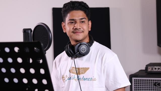 Syakir Daulay Mengekstrak Daun Kumis Kucing Jadi Produk Pencerah Kulit