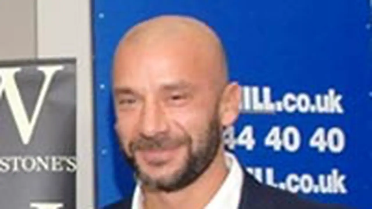 img_vialli.jpg