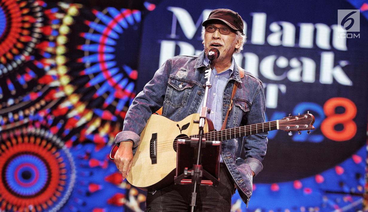 FOTO: Aksi Panggung Iwan Fals di HUT ke-28 SCTV - ShowBiz Liputan6.com