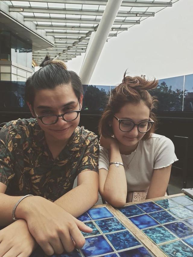 6 Momen Manis Adik Irish Bella dan Kekasih, Romantis