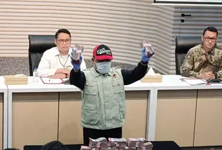 KPK menetapkan lima tersangka terkait kasus pengurusan sengketa lahan di PN Depok, termasuk di antaranya ketua dan wakilnya. (Liputan6.com/Rifqy Alief Abiyya)