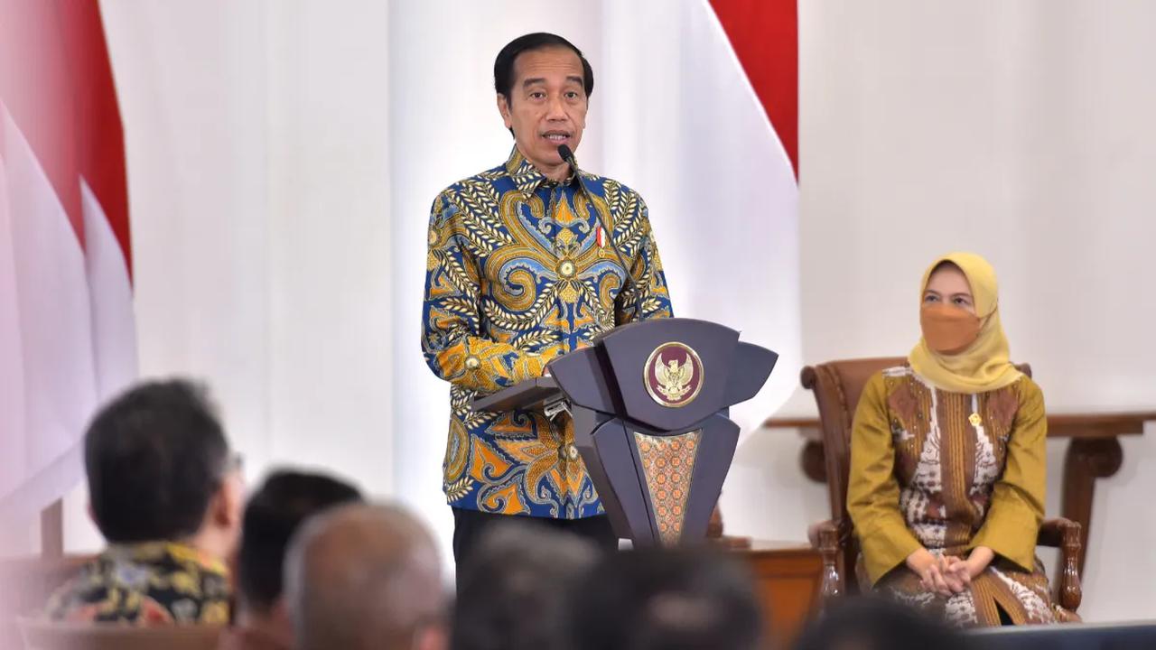 Ari mengatakan, Presiden Jokowi telah menegaskan agar Setya Novanto mengikuti proses hukum yang ada di KPK.<br>