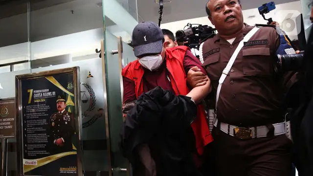 Jalani Pemeriksaan, Tiga Hakim Penerima Suap Kasus Gregorius Ronald Tannur Tiba di Gedung Kejagung