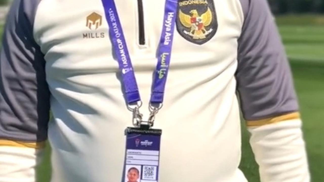 Udin Andrianto juga menjadi salah satu anggota masseur timnas. Para pemain timnas biasa memanggilnya dengan sebutan Pak Udin.<br>