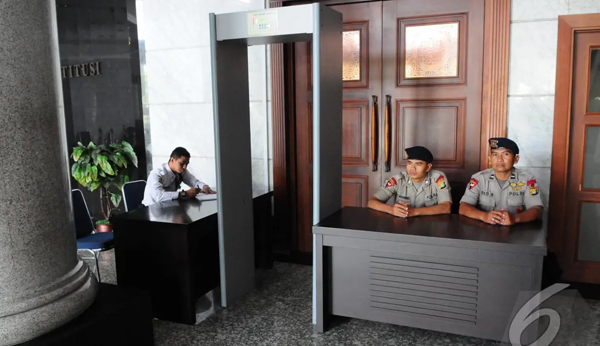 Pihak Kepolisian terus melakukan pengamanan hingga menjamin Pilpres 2014 aman, lancar tanpa huru-hara dari pihak tidak bertanggung jawab, Jakarta, Rabu (23/7) (Liputan6.com/Andrian M Tunay)