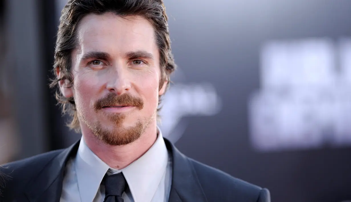 Namun sejak hubungan asmara mereka kandas, Drew tak pernah lagi berhubungan dengan pemeran Batman di trilogi The Dark Knight itu. Bahkan via telepon sekalipun. (Bintang/EPA)