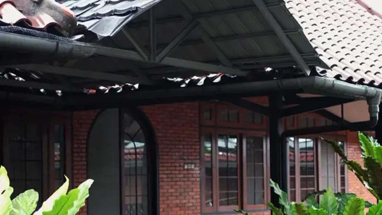 9 Potret Rumah Baru Ananda Omesh, Antik Bergaya Bata Ekspos