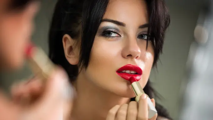 ilustrasi lipstik/ Lucky Business/shutterstock