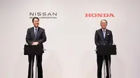 Presiden dan CEO Nissan Motor, Makoto Uchida dan Direktur, Representative Executive Officer, dan Presiden Honda, Toshiro Mibe menyetujui kerjasama kedua perusahaan di bidang pengembangan kendaraan listrik dan kendaraan pintar. (Nissan)