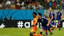 Gol pertama Pantai Gading ke gawang Jepang di penyisihan Piala Dunia 2014 Grup C di Pernambuco Arena, Recife, Brasil, (15/6/2014) tercipta lewat tandukan kepala Wilfried Bony. (REUTERS/Yves Herman)