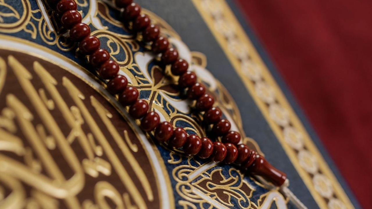 Isi Kandungan Surat Al Hujurat Ayat 13<br>