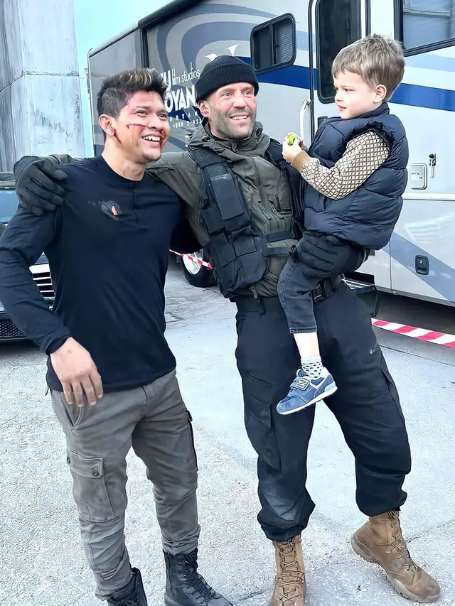 Iko Uwais bersama Jason Statham. (instagram.com/iko.uwais)