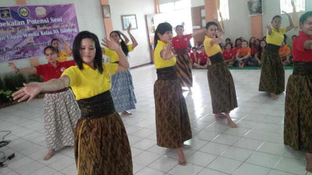 Menari, Terapi Stres Warga Binaan Lapas Wanita Sukamiskin