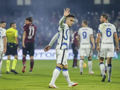 Kemenangan dengan skor besar ini menunjukkan performa apik Inter Milan beberapa pekan terakhir di musim 2021/2022. Lautaro Martinez dkk layak disebut sebagai favorit juara. (AFP/Carlo Hermann)