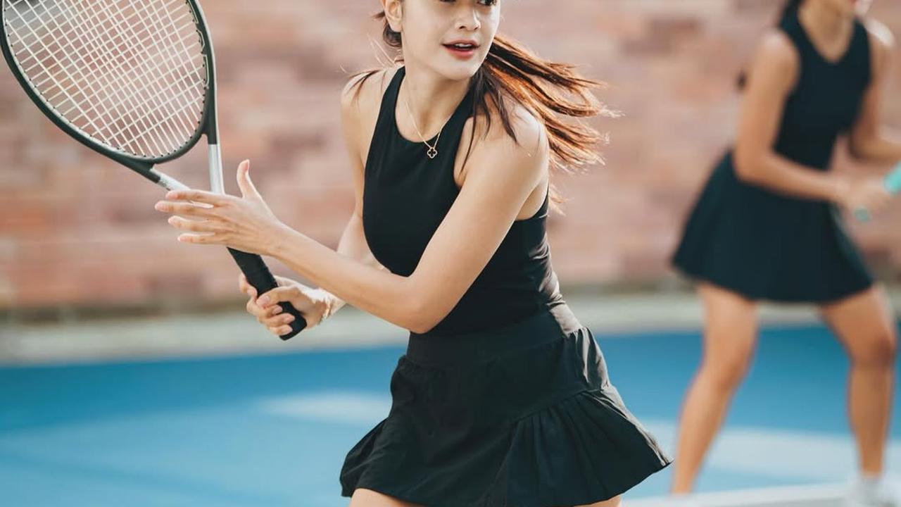 Potret Andi Annisa Iasyah Pakai Baju Hitam, Dari Casual hingga Sporty yang Kece Abis