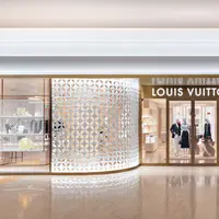 Intip butik Louis Vuitton di Plaza Indonesia yang kembali dibuka setelah direnovasi. Penuh dengan kearifan lokal [Dok/Plaza Indonesia]