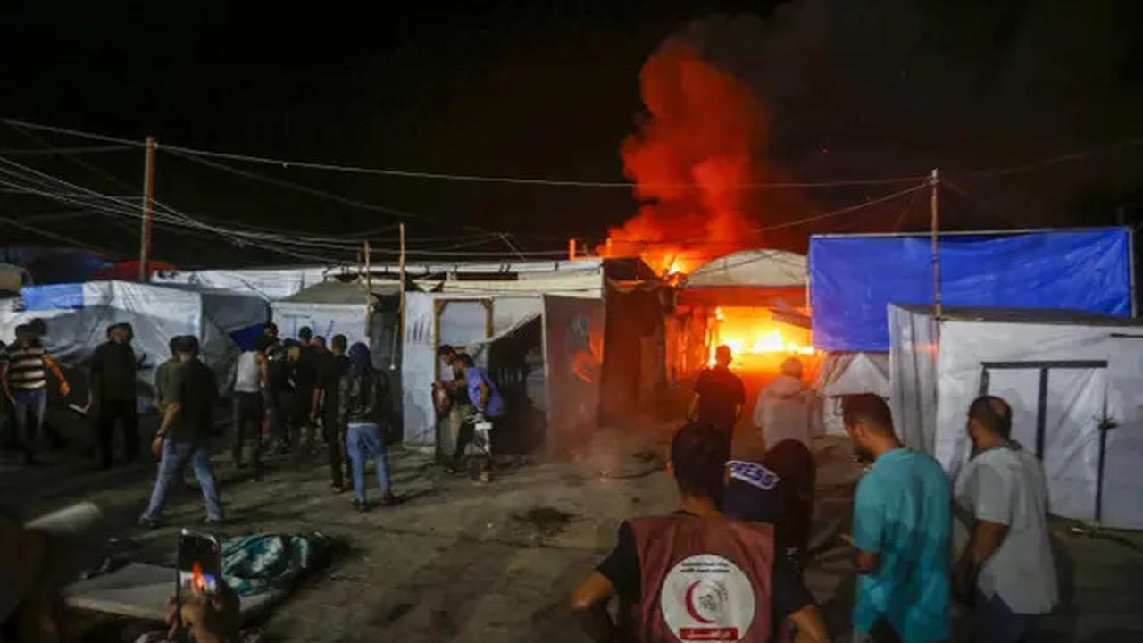 Serbu Rumah Sakit, Tentara Israel Tahan Puluhan Petugas Kesehatan Laki-laki dan Tewaskan 2 Pasien Anak Gaza Utara