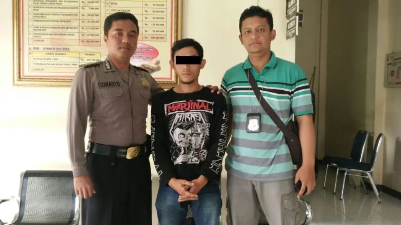Tersangka Aan ditahan polisi lantaran menggelapkan truk ayahnya, yang digunakan untuk menghidupi keluarga. (Foto: Liputan6.com/Muhamad Ridlo/Polres Kebumen)