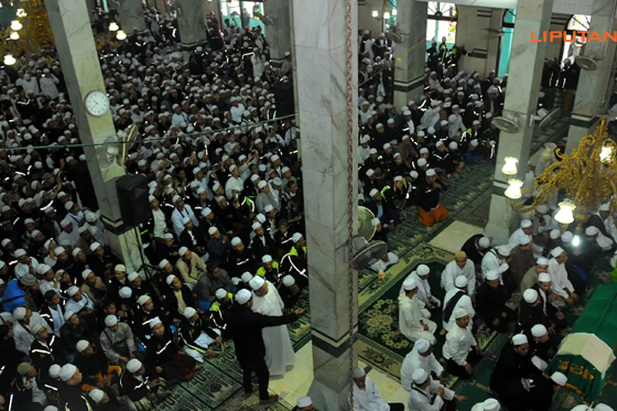 pemakaman-habib-2-130916c.jpg