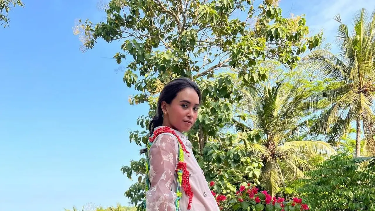 OOTD Ayushita (Instagram/@ayushita)