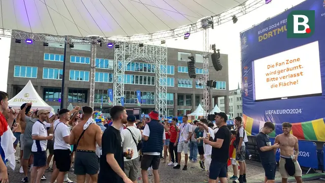 Fans Inggris di Fan Zone Euro 2024 Friedensplatz, Dortmund