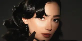 Aktris cantik Asmirandah tampil manglingi di pemotretan terbaru yang tuai pujian dari warganet [@riomotret]
