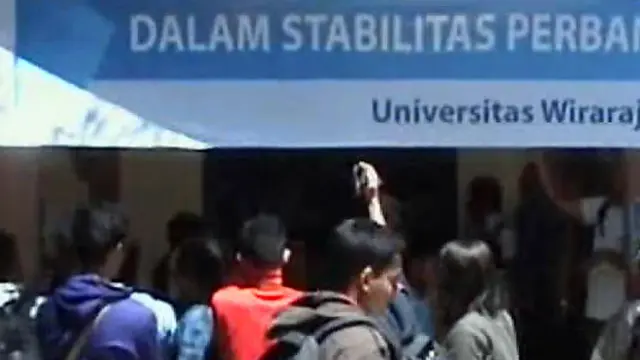 Politisi Datang, Mahasiswa Sumenep Berang