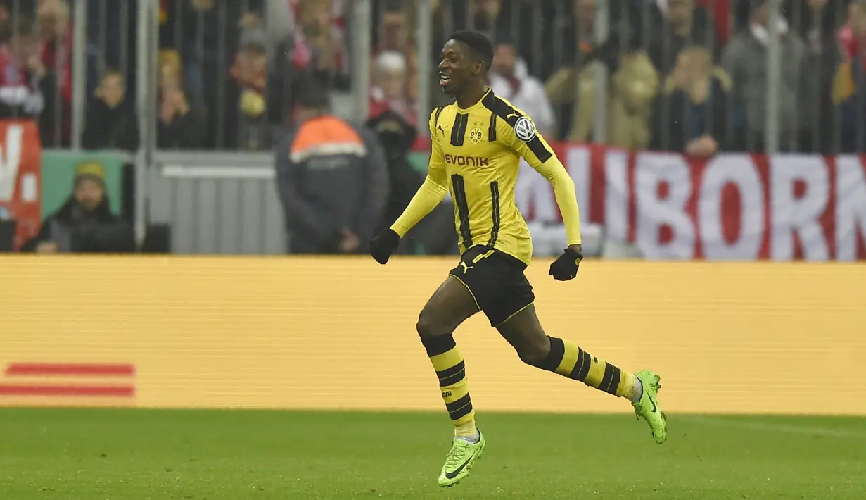 Kabar terakhir menyebut Barcelona telah memberikan tawaran sebesar 100 juta euro (Rp 1,57 triliun) untuk Ousmane Dembele. (AFP/Guenter Schiffmann)