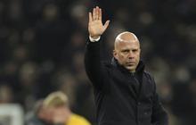 Ternyata ini yang Dikatakan Arne Slot kepada Wasit usai Dapat Kartu Merah di Laga Everton vs Liverpool