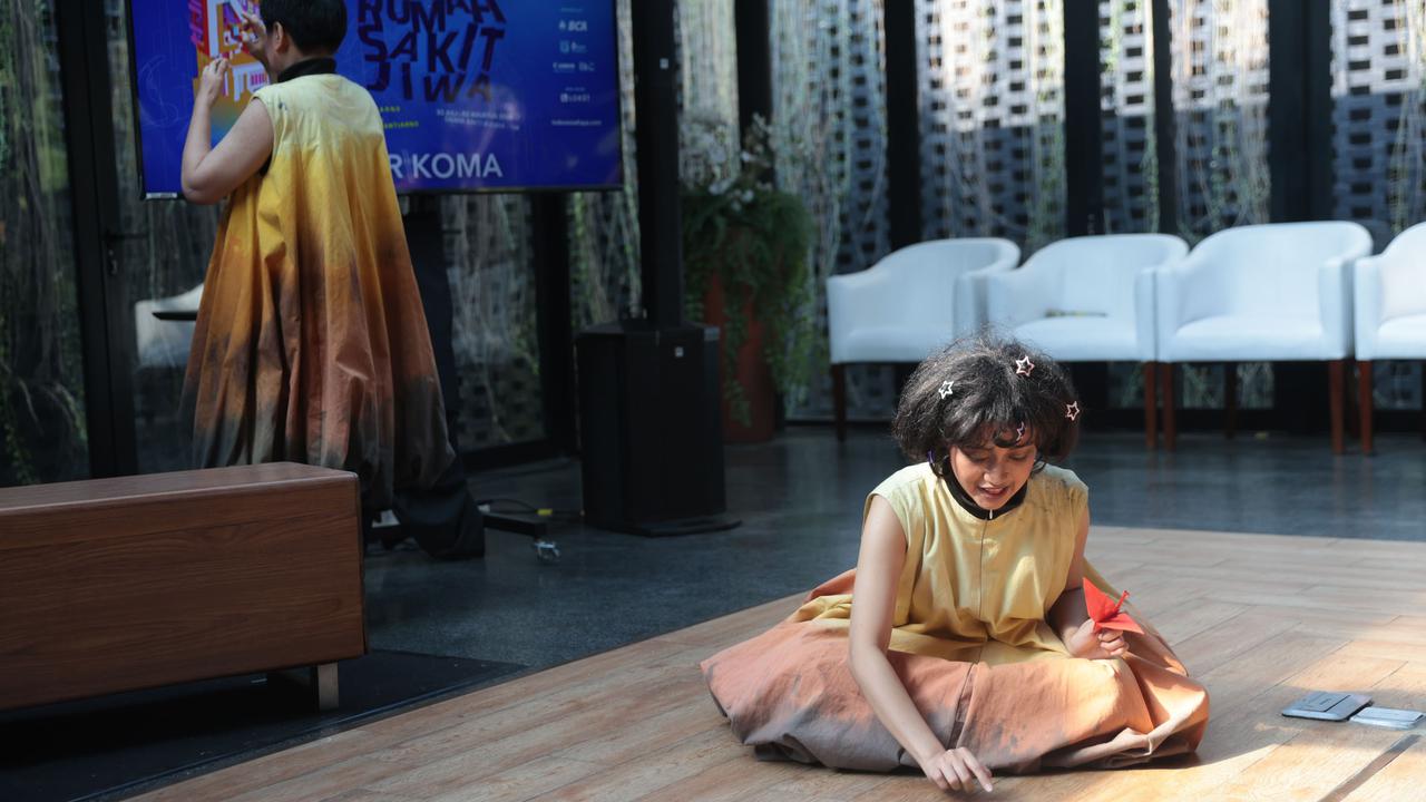 Teater Koma Pentaskan Kembali Rumah Sakit Jiwa Setelah 35 Tahun