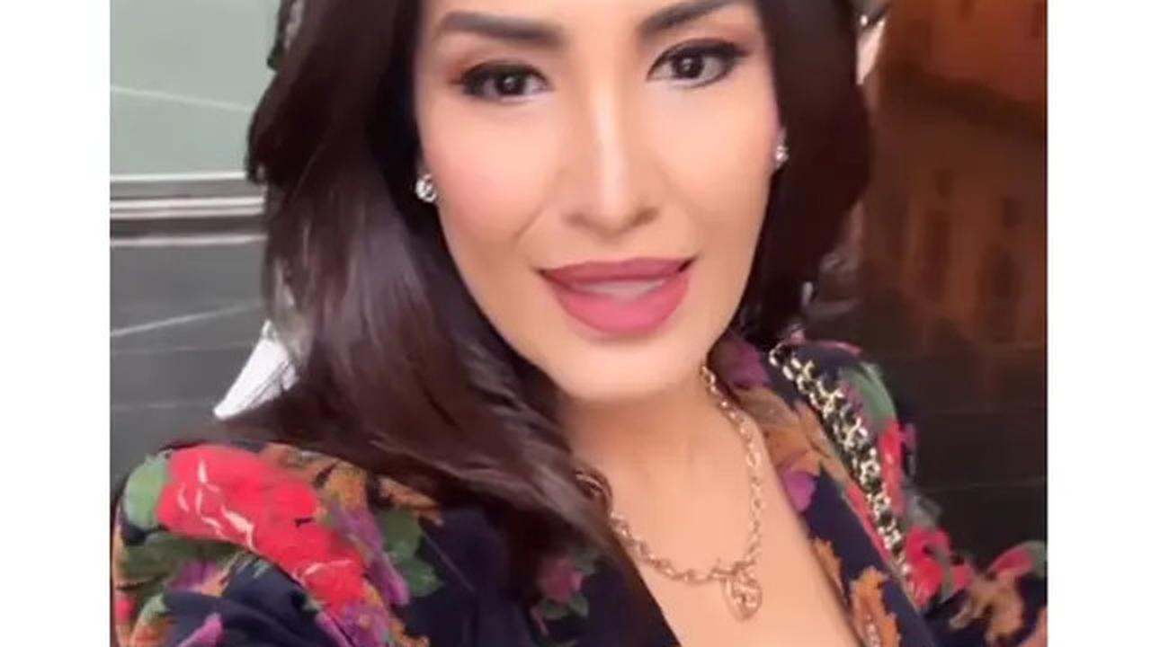 6 Potret Queennara Anak Liza Natalia Wisuda D3, Anggun Pakai Kebaya Brokat Hitam