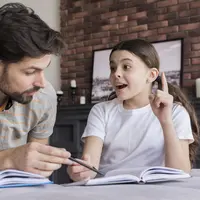 Doronglah anak untuk mengajukan beberapa pertanyaan dan jawablah.  (Foto: Freepik/freepik)