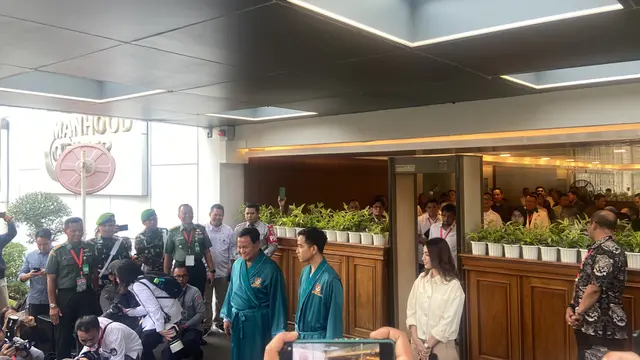 Bakal calon presiden dan wakil presiden Prabowo Subianto dan Gibran Rakabuming Raka menjalani tes kesehatan di Rumah Sakit Pusat Angkatan Darat (RSPAD) Gatot Soebroto Jakarta. Kamis (26/10/2023).