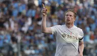 Selebrasi Kevin De Bruyne dalam laga pramusim Napoli vs Girona, Minggu (10/8/2025). (La Presse via AP Photo/Alessandro Garofalo)