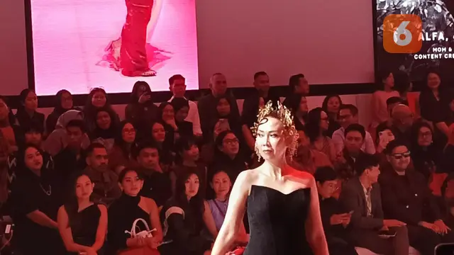 Dian Sastro Pimpin Para Perempuan Melawan Ageism dari Panggung JFW 2026