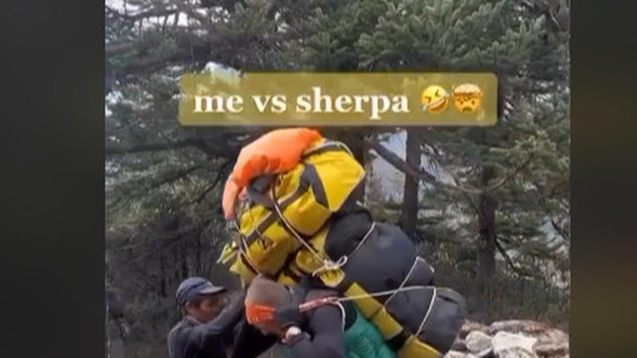 Potret Tangguhnya Sherpa Porter Gunung Everest
