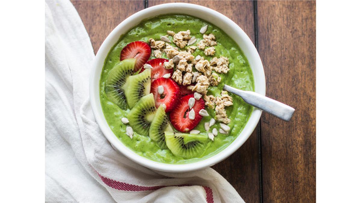Resep Sarapan Rendah Kalori dengan Green Smoothies Bowl Lifestyle