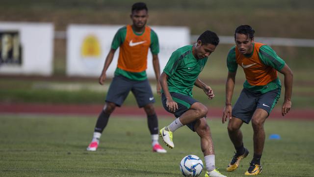 Evan Dimas dan Ezra Walian