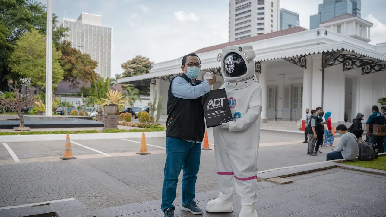 Aksi Beautetox Membantu Korban Erupsi Semeru