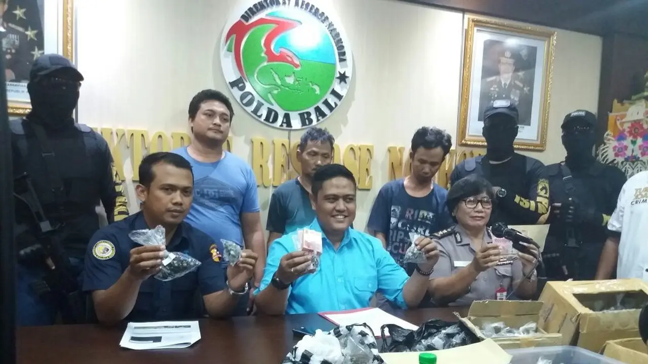 Penjual Jamur Kotoran Sapi Dibekuk Polda Bali